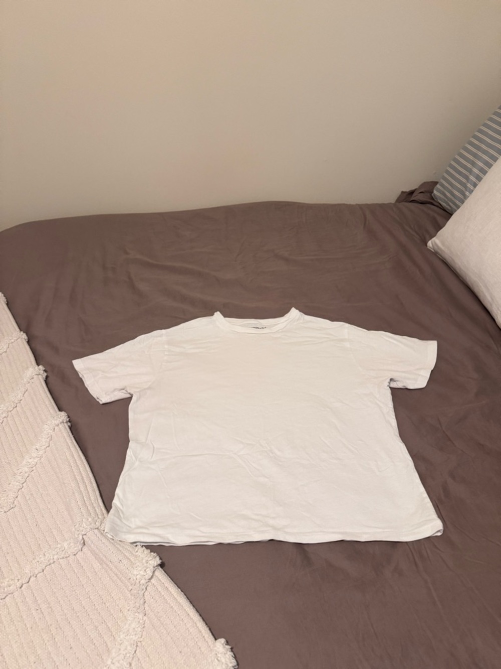 Abercrombie & Fitch White Short-Sleeve Crew Tee